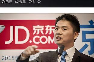 ?C罗在家和儿子踢球，小儿子身穿姆巴佩巴黎球衣